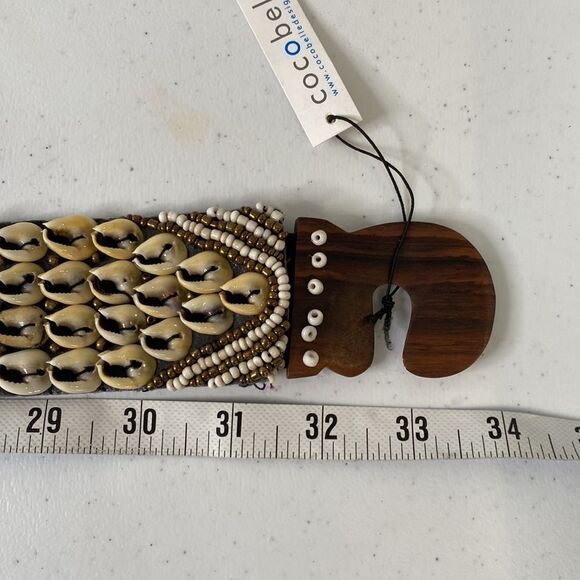 Anthropologie Cocobelle Komodo Papua Shells Beaded Embellish Belt Wooden Clasp - Picture 5 of 9